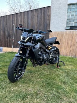 yamaha mt09 - 8