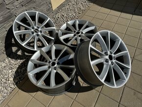 Disky R19 5x108 8,5Jx19CH ET49 - 8