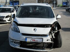 Renault Mégane Scénic - 8