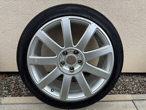 Audi 9-Spoke Wheels R18 - 8