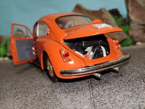 Prodám model 1:18 Volkswagen Beetle 1971 - 8