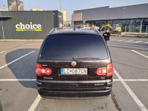 VW Sharan 1. 85kw  7miest rv.2004 - 8