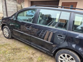 Predám náhradné diely na Volkswagen Touran facelift2007-2013 - 8