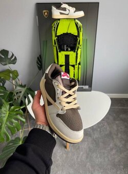 Nike Air Jordan 1 Low OG x Travis Scott “Reverse Mocha” - 8