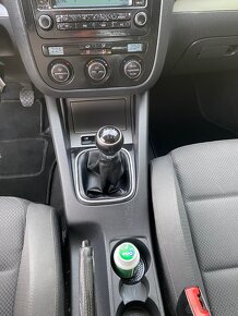 Predám modrý šíp:Volkswagen golf V 2.0 TDI - 8