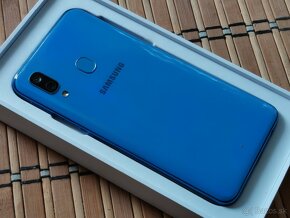 Samsung Galaxy A40 (5,9" 144g) - 8