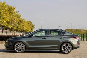 Hyundai i30 Fastback 1.5 T-GDi mHEV iMT Style - 8