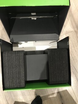 Predám nový xbox series x - 8