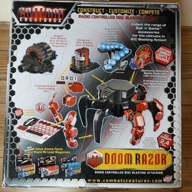 Bojový robot Attacknid - Doom Razor - 8