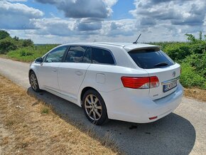 Toyota Avensis Combi 2.0 D-4D 91KW - 8