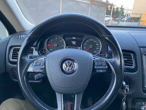 VW Touareg 3.0TDi V6 Automat 4Motion - 8