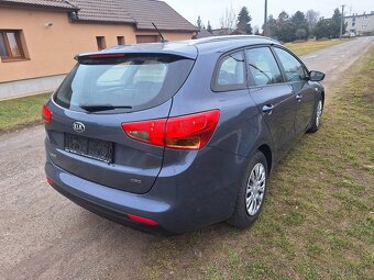 KIA CEED SW 1,4 DIESEL ROK 2014 - 8