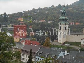 Na predaj: starý banícky dom na pozemku 1218 m2 v centre B.  - 8