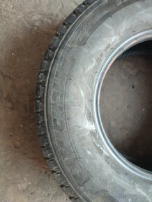 Michelin 235/75 R15 - 8