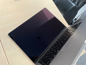 Predám macbook pro 14 M1 PRO 16GB 512 - 8