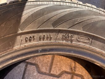 215/60R16 Nokian zimne - 8