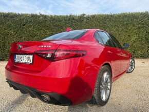 Alfa Romeo Giulia 2.2 Diesel 210 AT AWD Veloce - 8