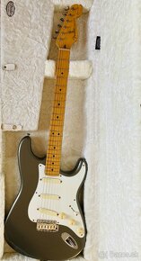 Fender Eric Clapton Stratocaster - 8