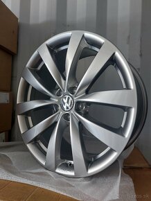 Nové orig. VW 5x112R19 8JX19 ET41 - 8