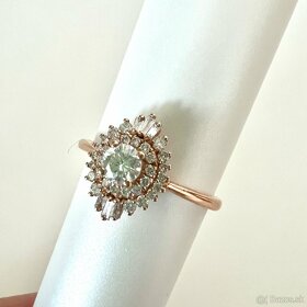 Zlatý prsteň s moissanitom a diamantmi - 8