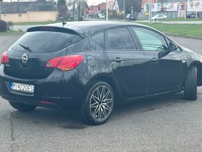 Predám Opel astra J 1.4 benzín - 8