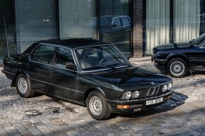 BMW 525i E28 - Airbag, ABS, palubák, šíbr, nová TK 5/2026 - 8