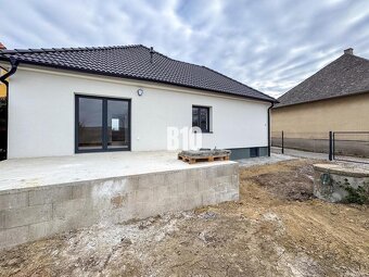 3 izbový rodinný dom - kompletná rekonštrukcia - 711 m2 - Zb - 8