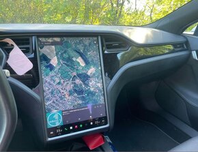 Tesla Model S 75 D - 8