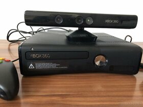 XBOX 360 + 2x ovladac+ 1x kinect - 8