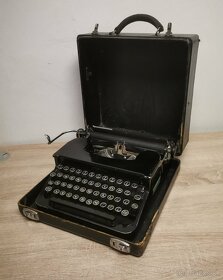 Funkčný starožitný písací stroj Corona Sterling z roku 1935 - 8