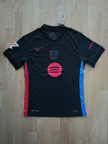 Barcelona 24/25 Away - 8