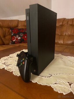 XBOX ONE X 1TB (4k) s krabicou + 5 hry - 8