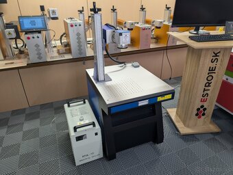 Fiber laser 20W, 30 W a 50W  na popis súčiastok kovu plastu - 8