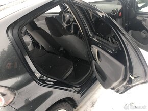 Predam Toyota Aygo rv 2011 1,0 5D 55kw benzín - 8