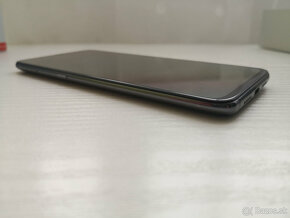 Xiaomi Mi 9 6/128 Gb - 8