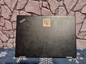 Lenovo Yoga X380 - 8