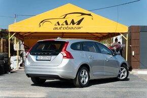 Volvo V60 D2 2.0L 120k Momentum Geartronic - 8