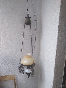 zavažia na starú lampu,tienidlá,lampa a + - 8