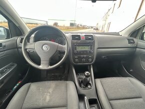 Volkswagen Golf - 8