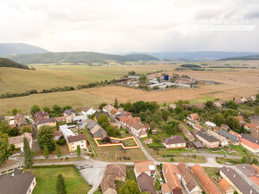 Stavebný pozemok v starej časti obce Bijacovce s príležitosť - 8