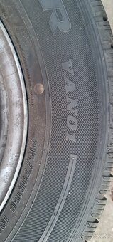 Predám 215/70 R15C 109/107R zimné 4 kusy - 8