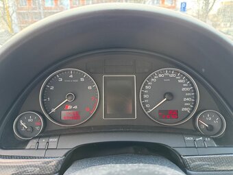 AUDI S4 B7 4.2 V8 - 8