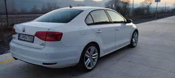 Predám Volkswagen Jetta 2.0 tdi Highline 2014 bluemotion - 8