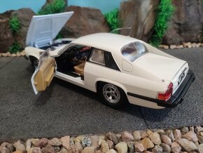 Prodám model 1:18 Jaguar XJS - 8