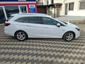 Opel  Astra Sport Tourer.  1.6Cdti - 8