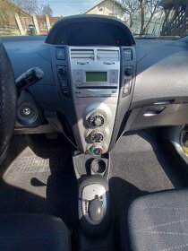 Toyota Yaris 1.3 automat - 8