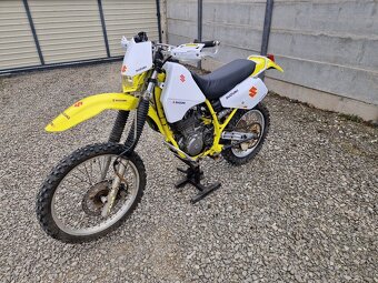 Suzuki DR 350 - 8