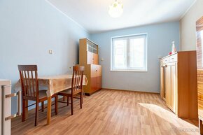 NA PREDAJ RODINNÝ DOM V OBCI KYSAK | POZEMOK 320m² - 8