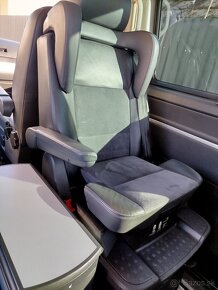 Volkswagen Multivan T5 2.0 BiTDI 4x4 DSG 7miest - 8