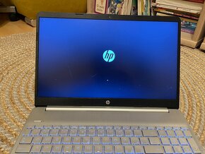 HP Laptop 15s - 8